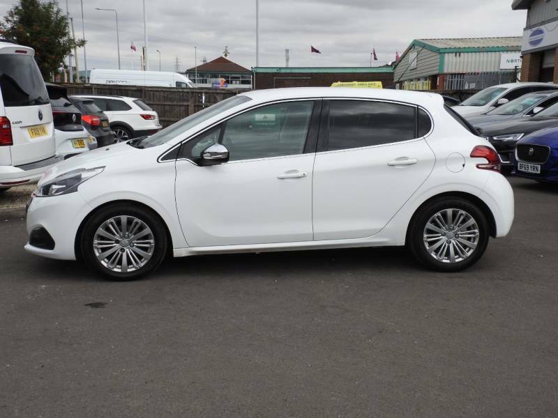Peugeot 208 1.2 Puretech 82 Allure - 2017 67 NU67HUA White #3