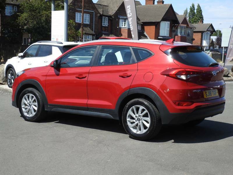 Hyundai Tucson 1.6 Gdi Blue Drive Se 2Wd Red #4