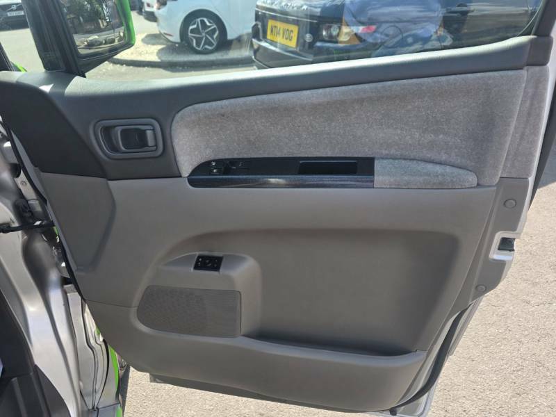 Nissan Elgrand 3.5L 3.5 Silver #19