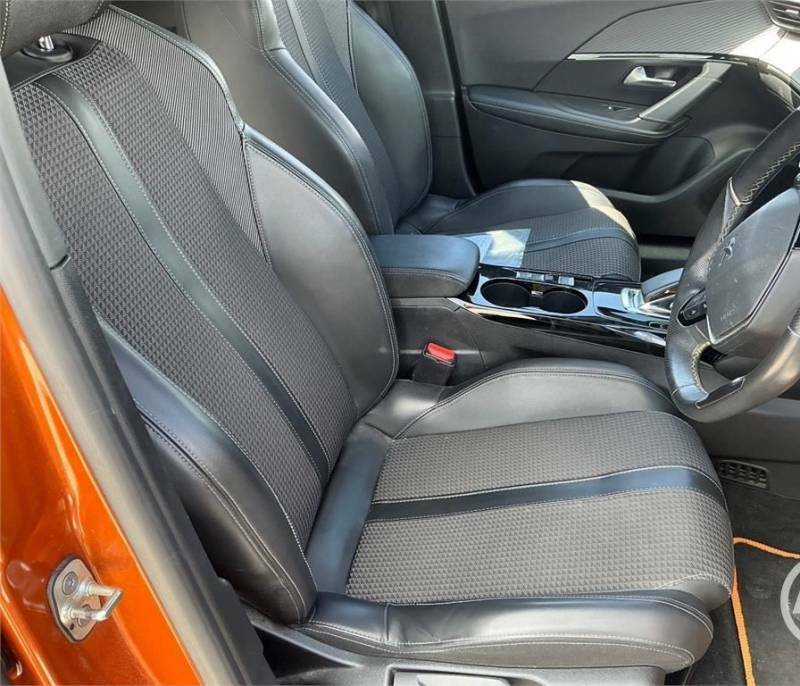 Peugeot e-2008 100Kw Gt 50Kwh Orange #3