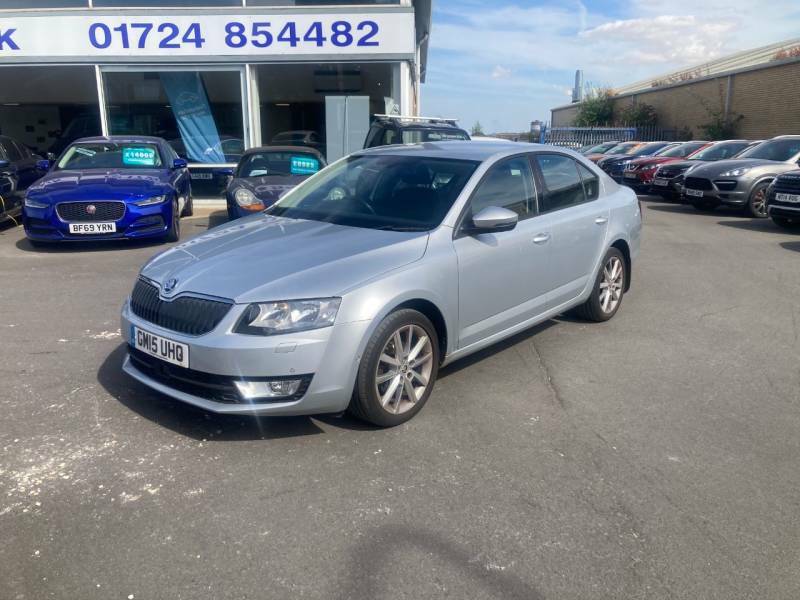 Skoda Octavia 1.6 Tdi Cr Elegance Silver #4
