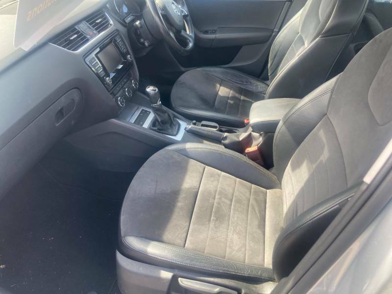Skoda Octavia 1.6 Tdi Cr Elegance Dsg 5-Door Estate Blue #7