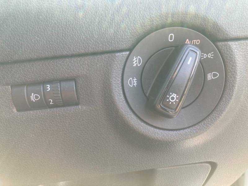Skoda Octavia 1.6 Tdi Cr Elegance Dsg 5-Door Estate Blue #10