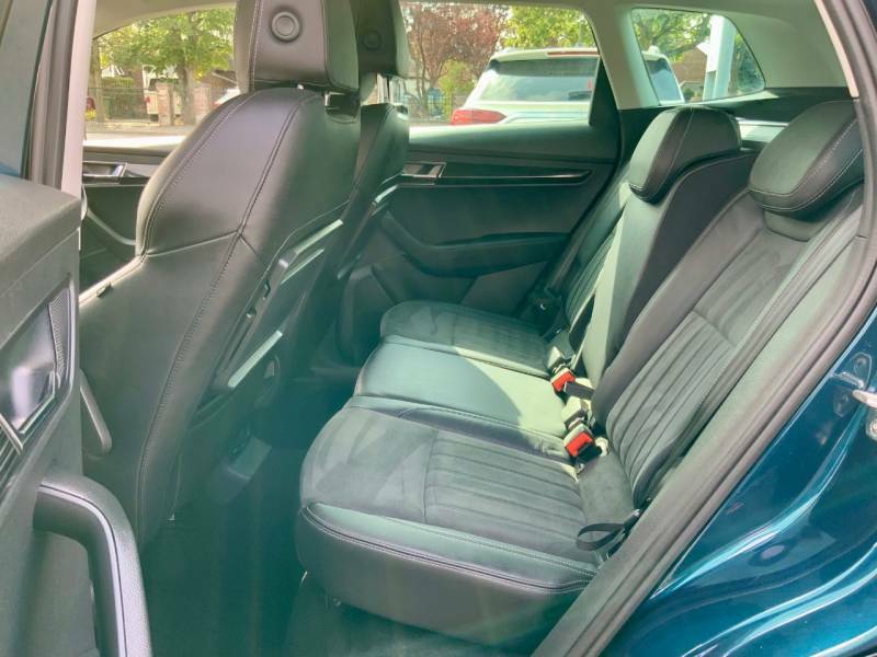 Skoda Karoq Suv 2.0Tdi 150Ps Scr 4X4 Sportline Black #13