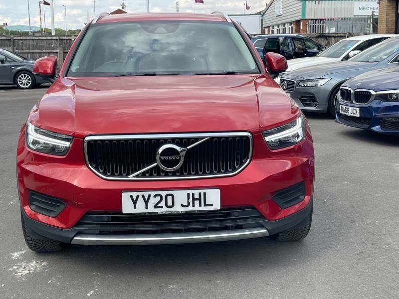 Volvo XC40 2.0 D3 Momentum Red #2