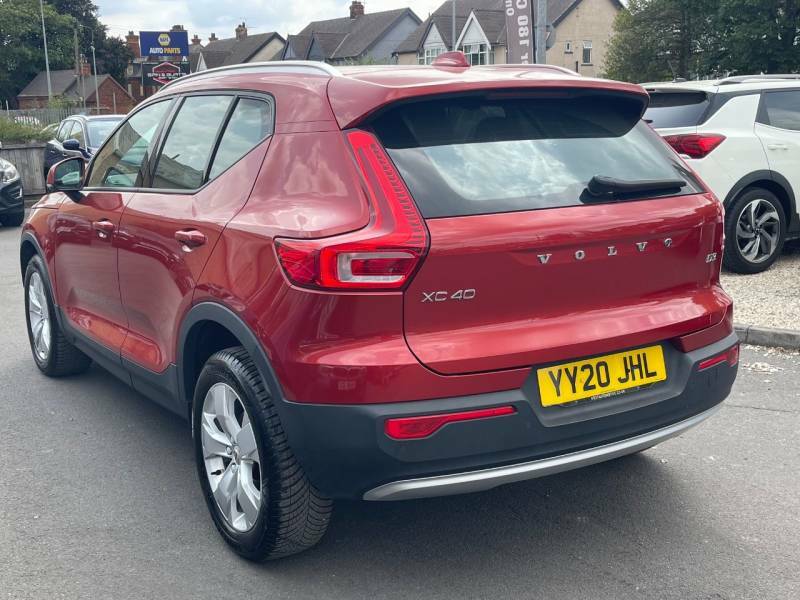 Volvo XC40 2.0 D3 Momentum Red #4