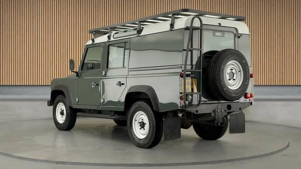 Land Rover Defender 110 2.2 Tdci Utility Wagon Double Cab Manua Green #2