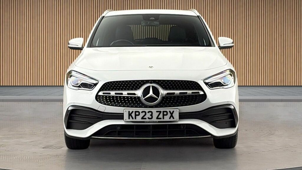 Mercedes-Benz GLA Class 1.3 Gla200 Amg Line Premium Suv 7G-dc KP23ZPX White #3