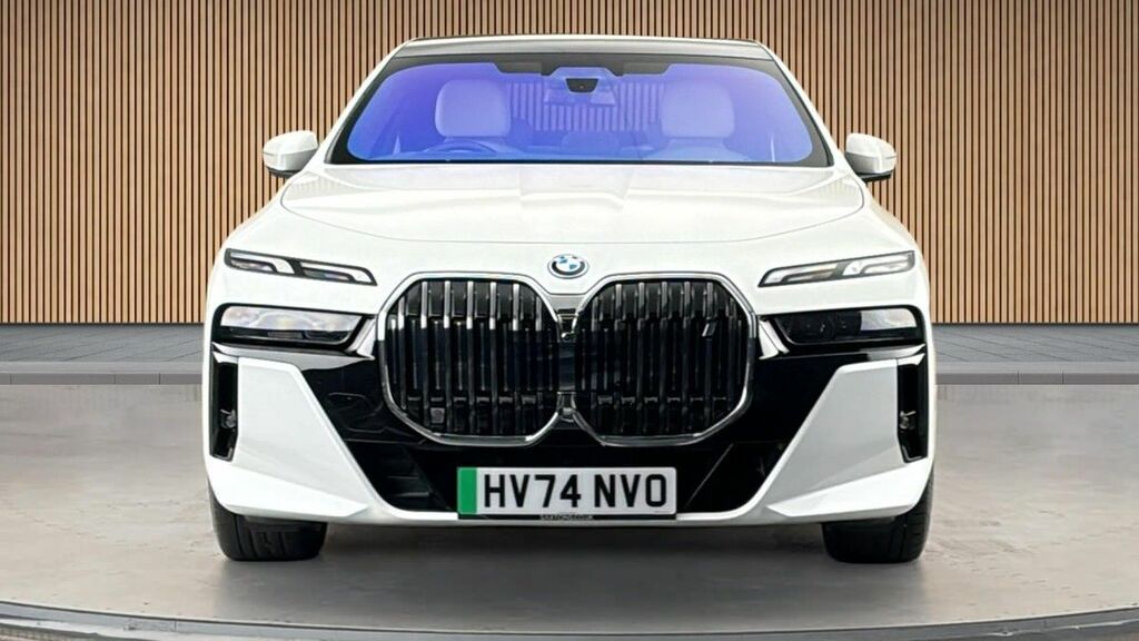 BMW i7 50 105.7Kwh M Sport Saloon Edriv  #3