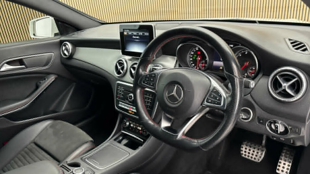 Mercedes-Benz CLA Class 1.6 Cla200 Amg Line Edition Coupe 7G-dc LY19FWO White #5