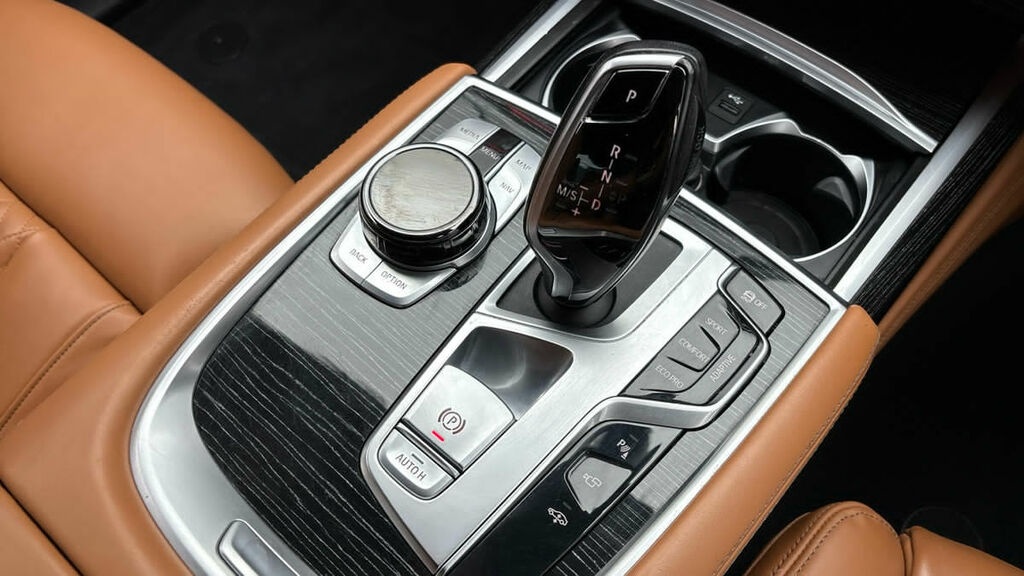 BMW 7 Series 3.0 730D Mht M Sport Saloon Hybrid WK22XHB #6