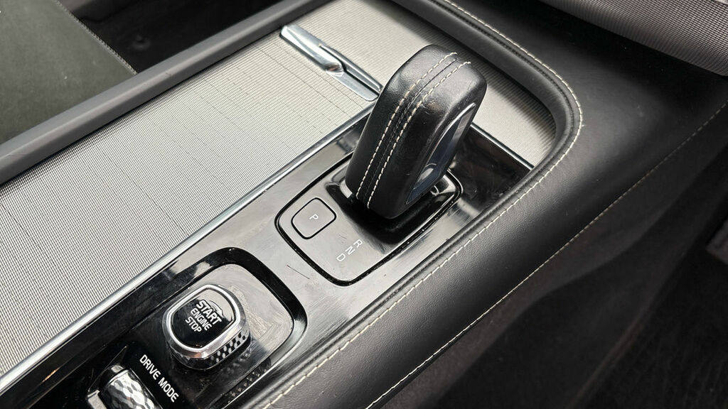 Volvo XC90 2.0 B5p 250 R Design Awd Gtron Black #18