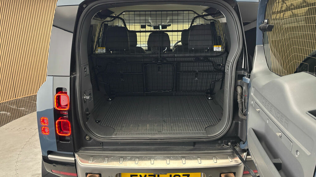 Land Rover Defender 110 3.0 D250 X-dynamic Se 110 7 Seat Grey #9