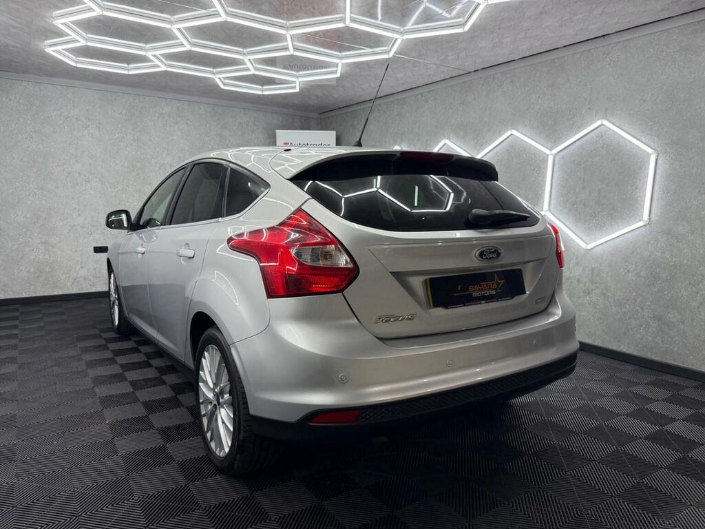 Ford Focus Estate 1.0T Ecoboost Titanium Euro 5 Ss 20 Black #14