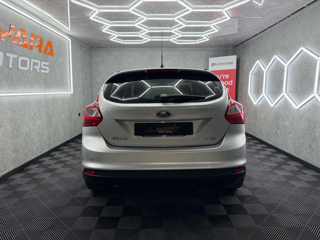 Ford Focus Estate 1.0T Ecoboost Titanium Euro 5 Ss 20 Black #13