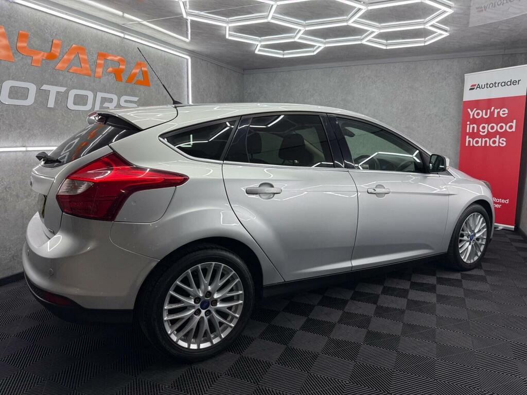 Ford Focus Estate 1.0T Ecoboost Titanium Euro 5 Ss 20 Black #12