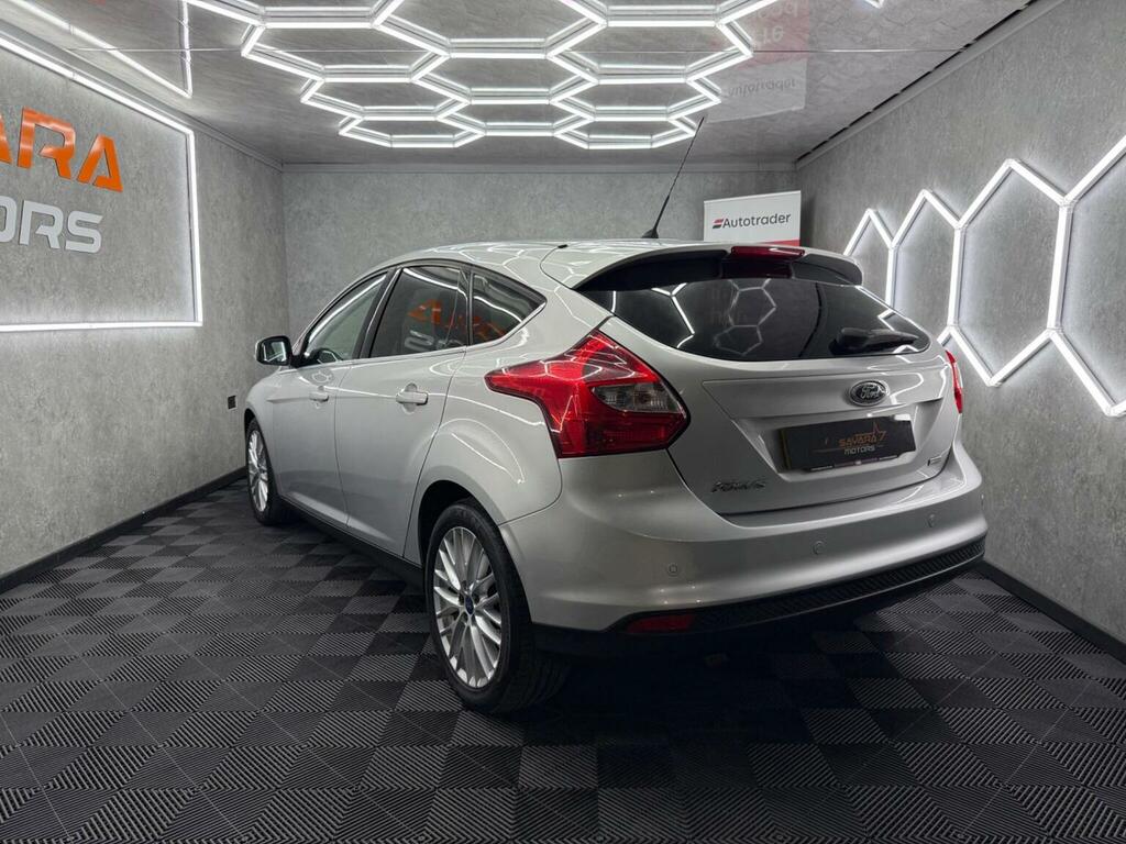 Ford Focus Estate 1.0T Ecoboost Titanium Euro 5 Ss 20 Black #9