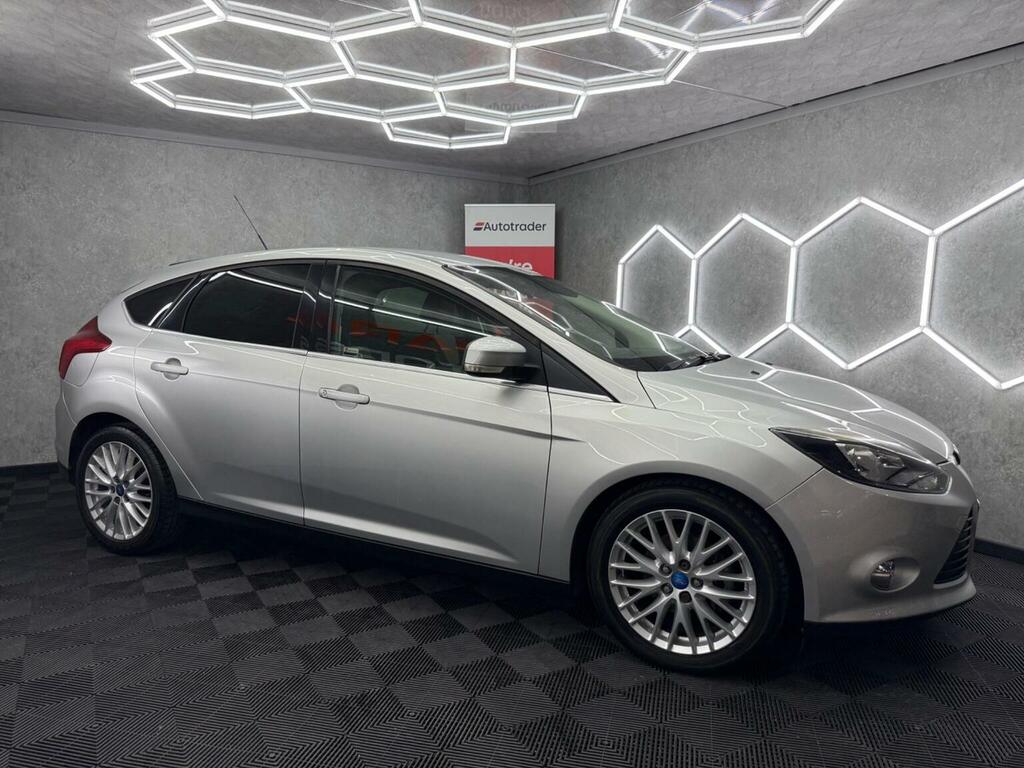 Ford Focus Estate 1.0T Ecoboost Titanium Euro 5 Ss 20 Black #8