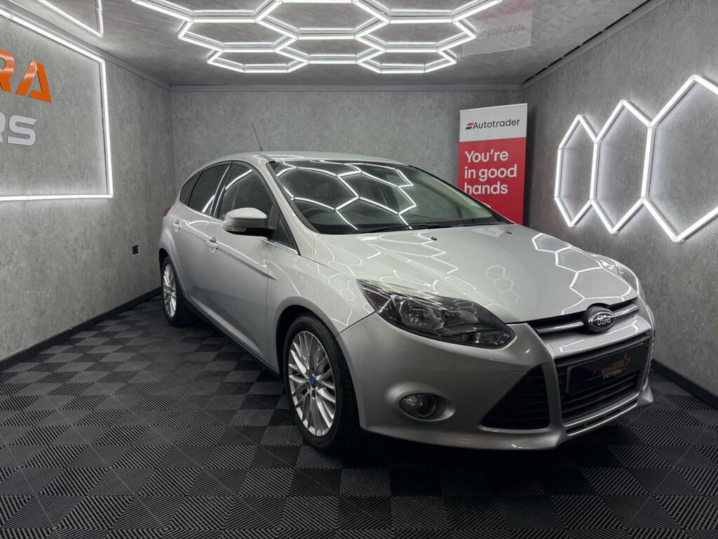 Ford Focus Estate 1.0T Ecoboost Titanium Euro 5 Ss 20 Black #7