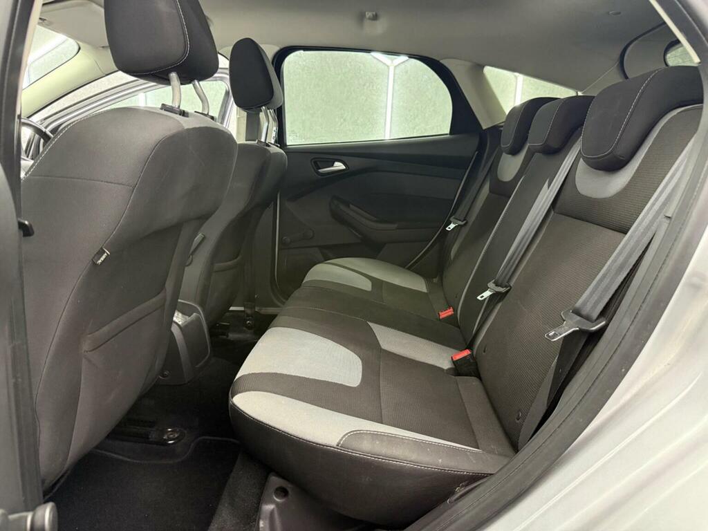Ford Focus Estate 1.0T Ecoboost Titanium Euro 5 Ss 20 Black #26