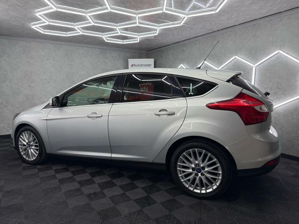 Ford Focus Estate 1.0T Ecoboost Titanium Euro 5 Ss 20 Black #10