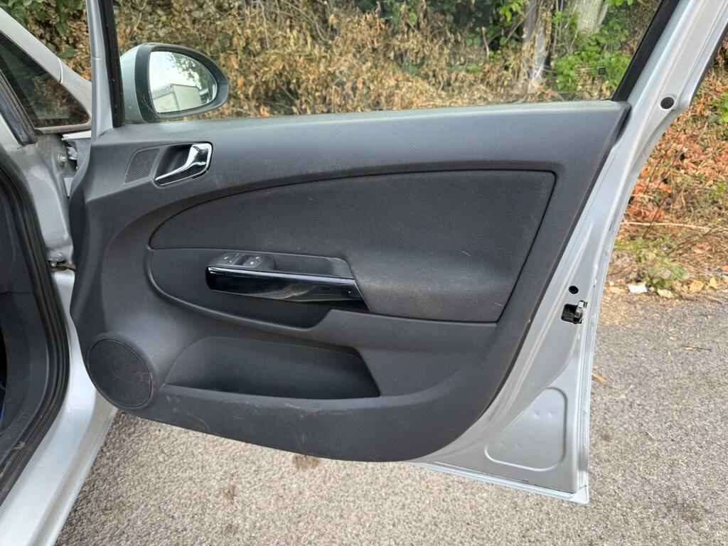 Vauxhall Corsa 1.4 16V Se Hatchback Wide Ratio Grey #30
