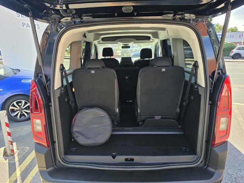 Citroen e-Berlingo 100Kw Flair Xtr M 50Kwh Estate White #32