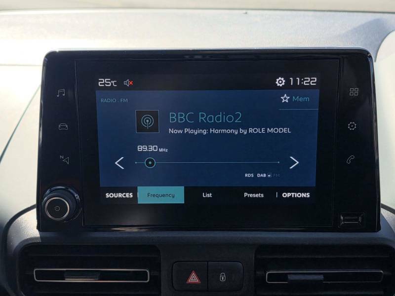 Citroen e-Berlingo 100Kw Flair Xtr M 50Kwh Estate White #18