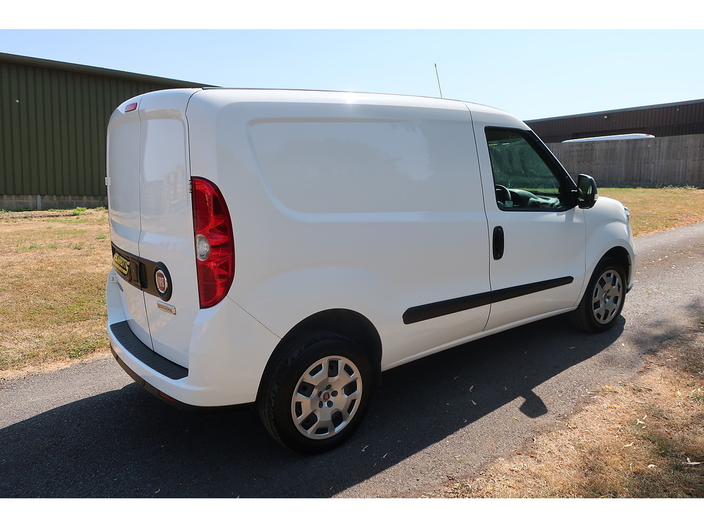 Fiat Doblo 1.3 Multijetii Tecnico Panel Van White