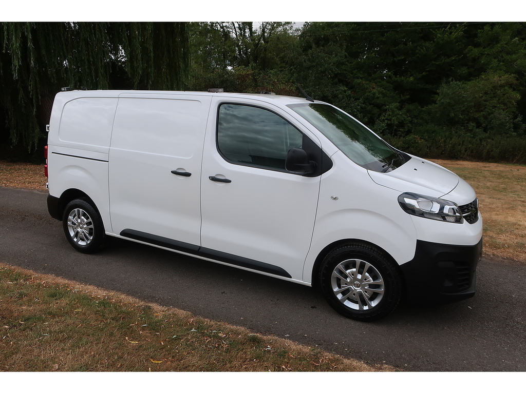 Vauxhall Vivaro 2.0 Turbo D 3100 Dynamic Panel Van 6Dr Manu White #3