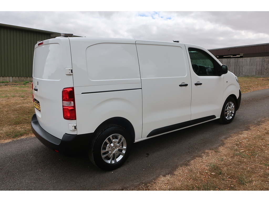 Vauxhall Vivaro 2.0 Turbo D 3100 Dynamic Panel Van 6Dr Manu White #2