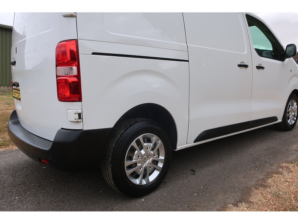 Vauxhall Vivaro 2.0 Turbo D 3100 Dynamic Panel Van 6Dr Manu White #5