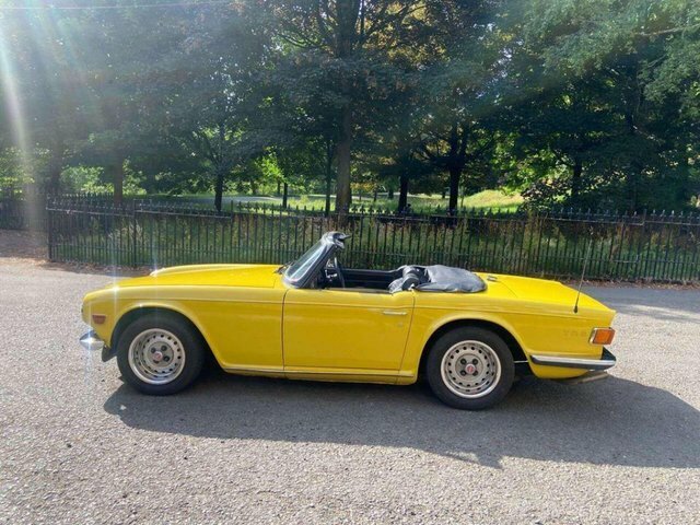 Triumph TR6 2.5 Pi Yellow
