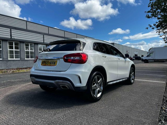 Mercedes-Benz GLA Class Gla 200 D Amg White #6