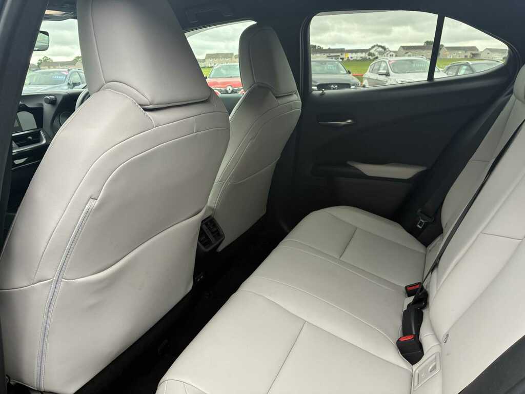Lexus UX 250H F Sport Design 4X2 Cvt  #5