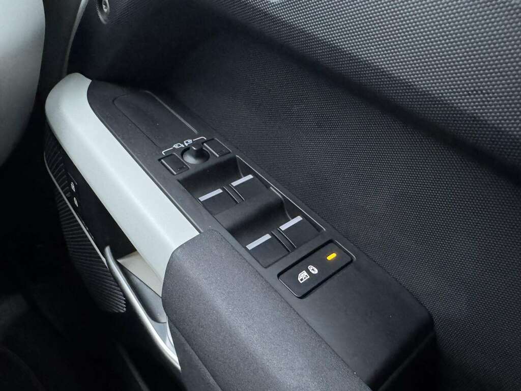 Land Rover Defender 3.0 P400 Xs Edition 110 7 Seat Black #32