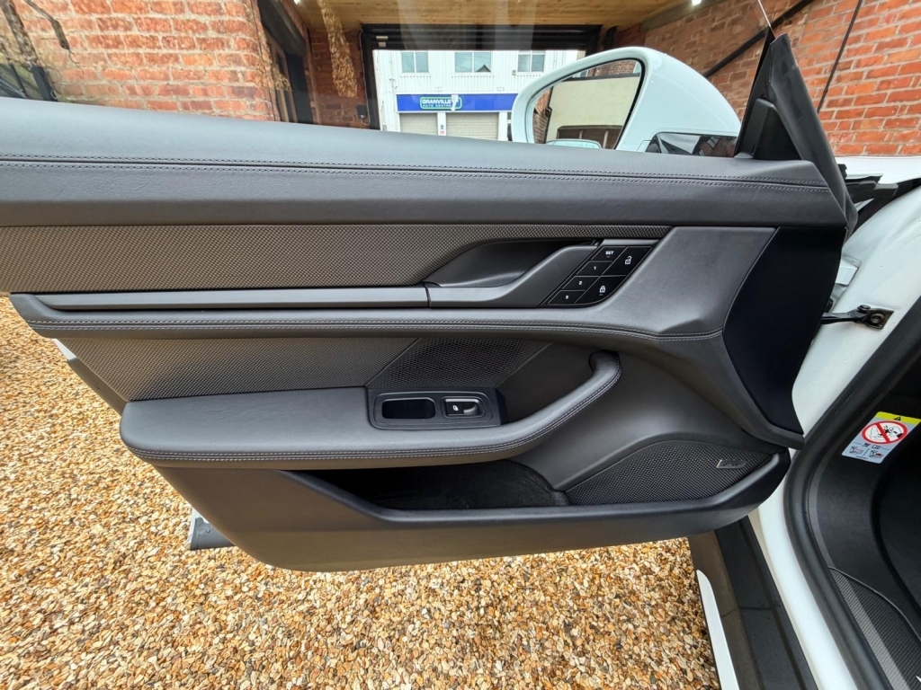 Porsche Taycan Taycan 4S 93Kwh Black #12