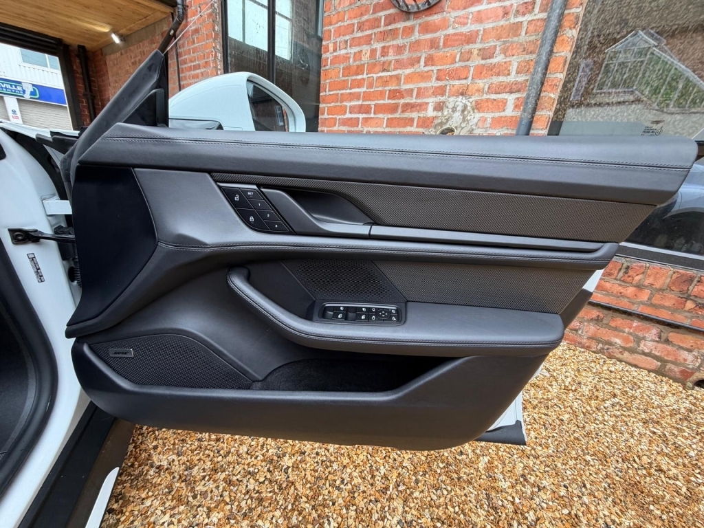 Porsche Taycan Taycan 4S 93Kwh Black #17