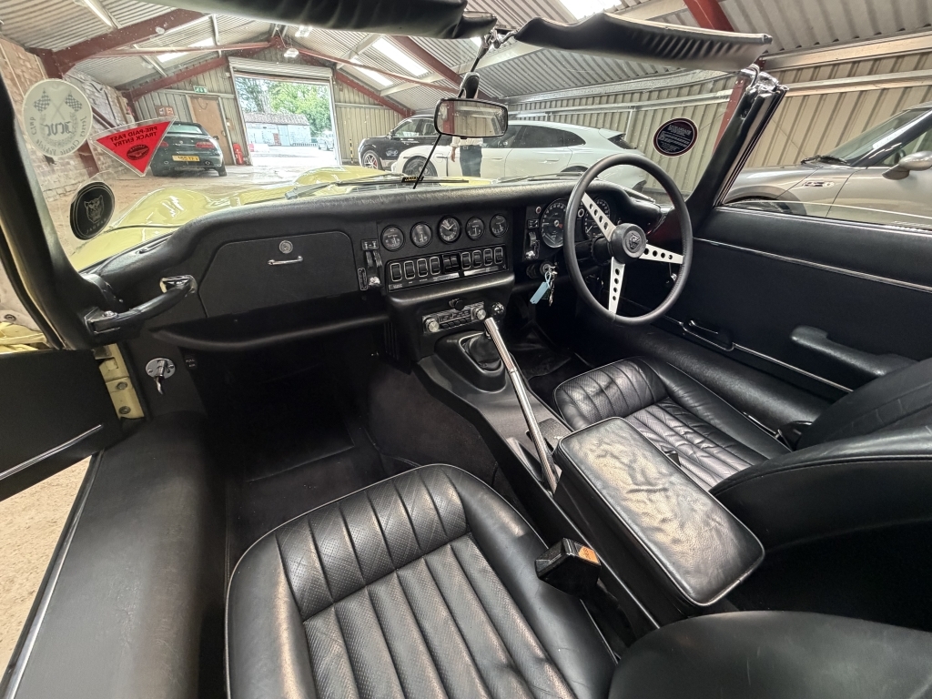 Jaguar E-Type Convertible 5.3 GPC400N Yellow #6