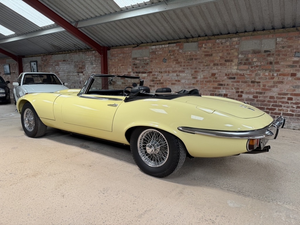 Jaguar E-Type Convertible 5.3 GPC400N Yellow #3