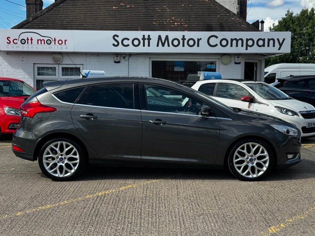 Ford Focus 2L Titanium X Grey #6