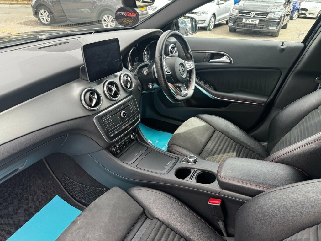 Mercedes-Benz GLA Class 2.1L Amg Line Black #3