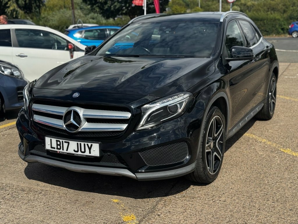 Mercedes-Benz GLA Class 2.1L Amg Line Black #4