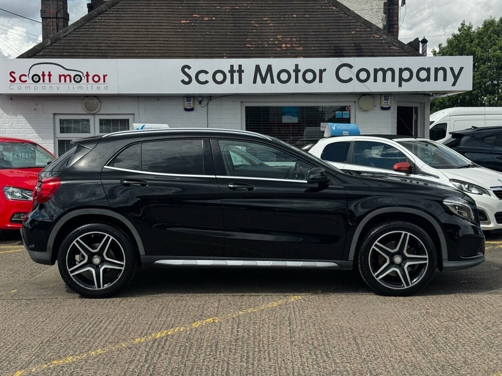 Mercedes-Benz GLA Class 2.1L Amg Line Black #6