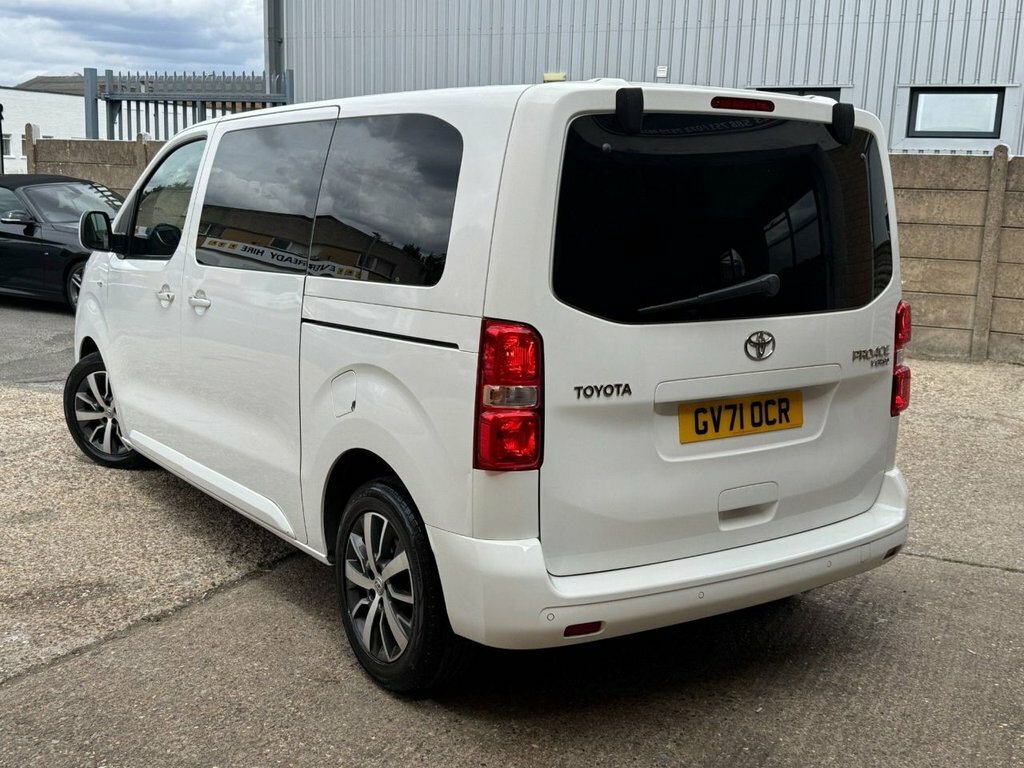 Toyota Proace Verso 2L Family White #5