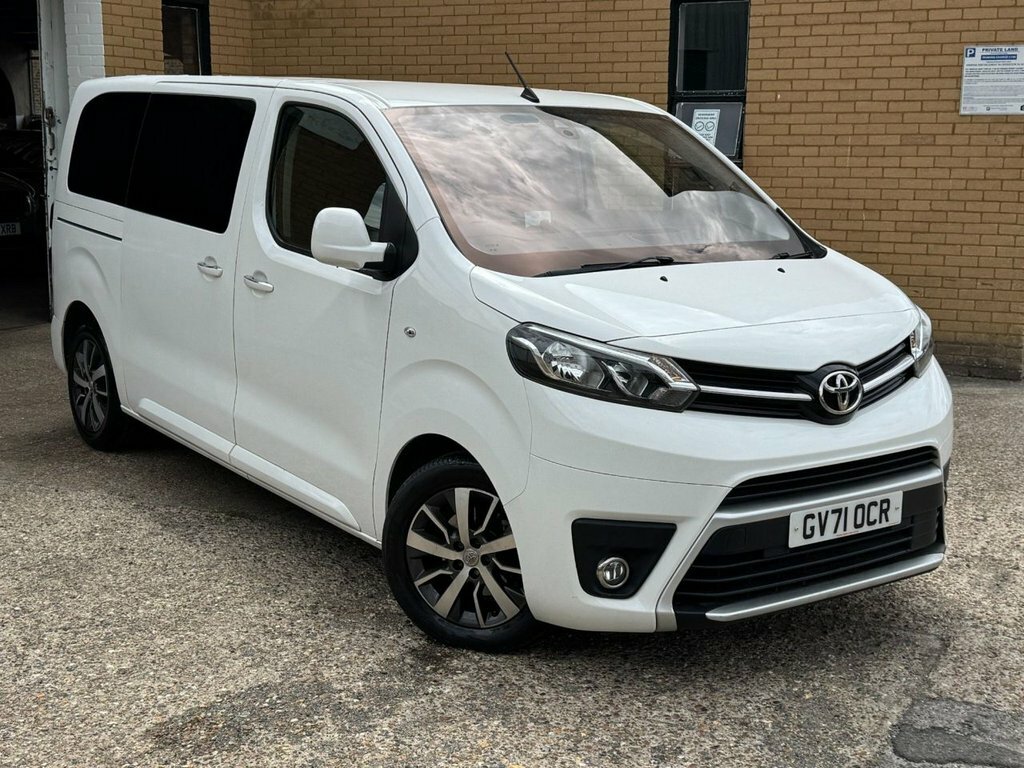 Toyota Proace Verso 2L Family White