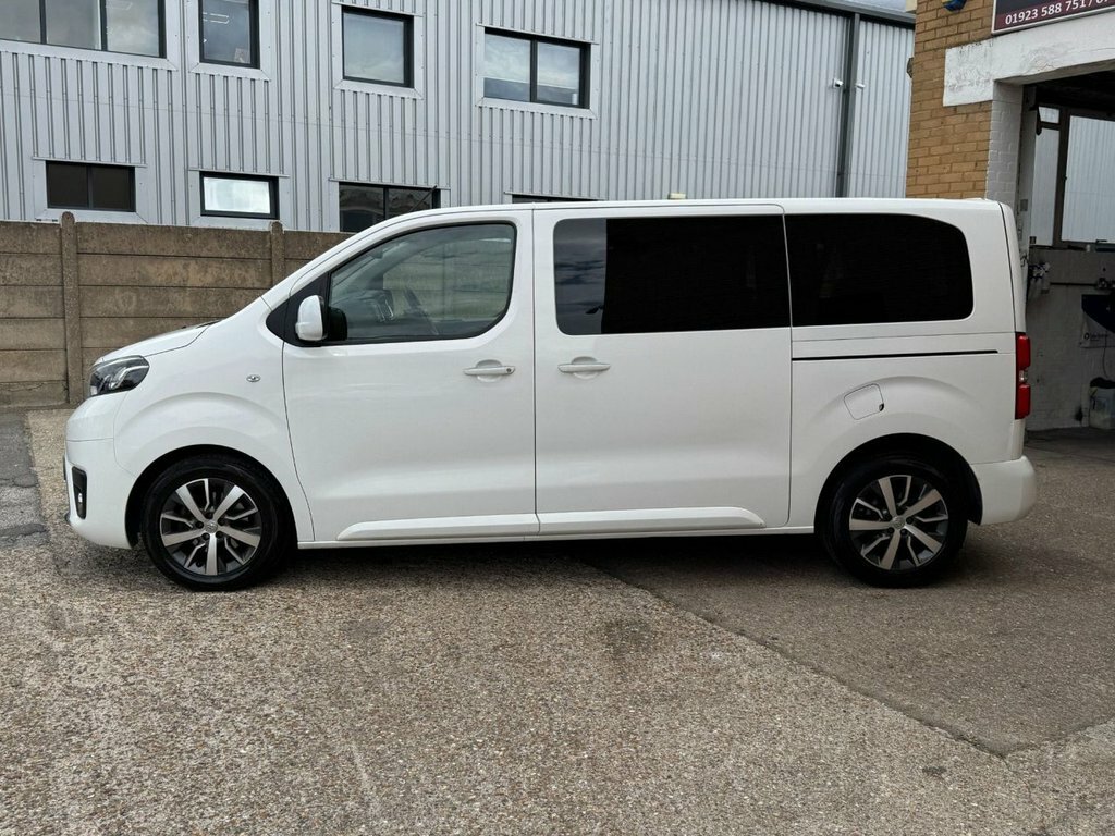 Toyota Proace Verso 2L Family White #6