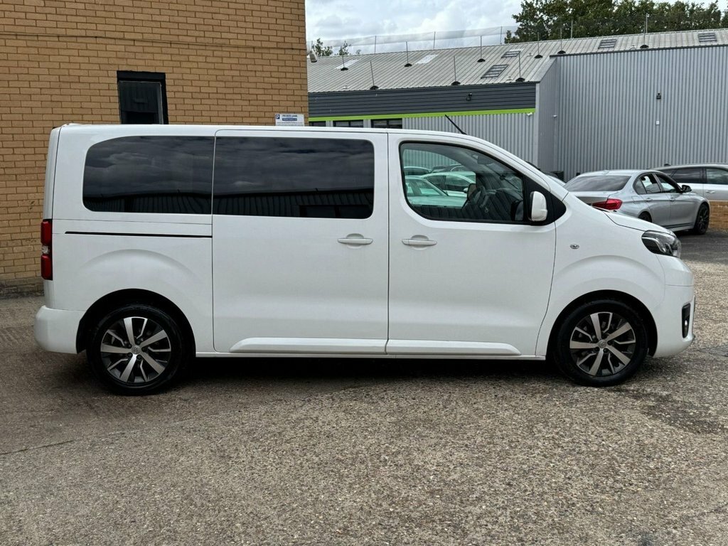 Toyota Proace Verso 2L Family White #2