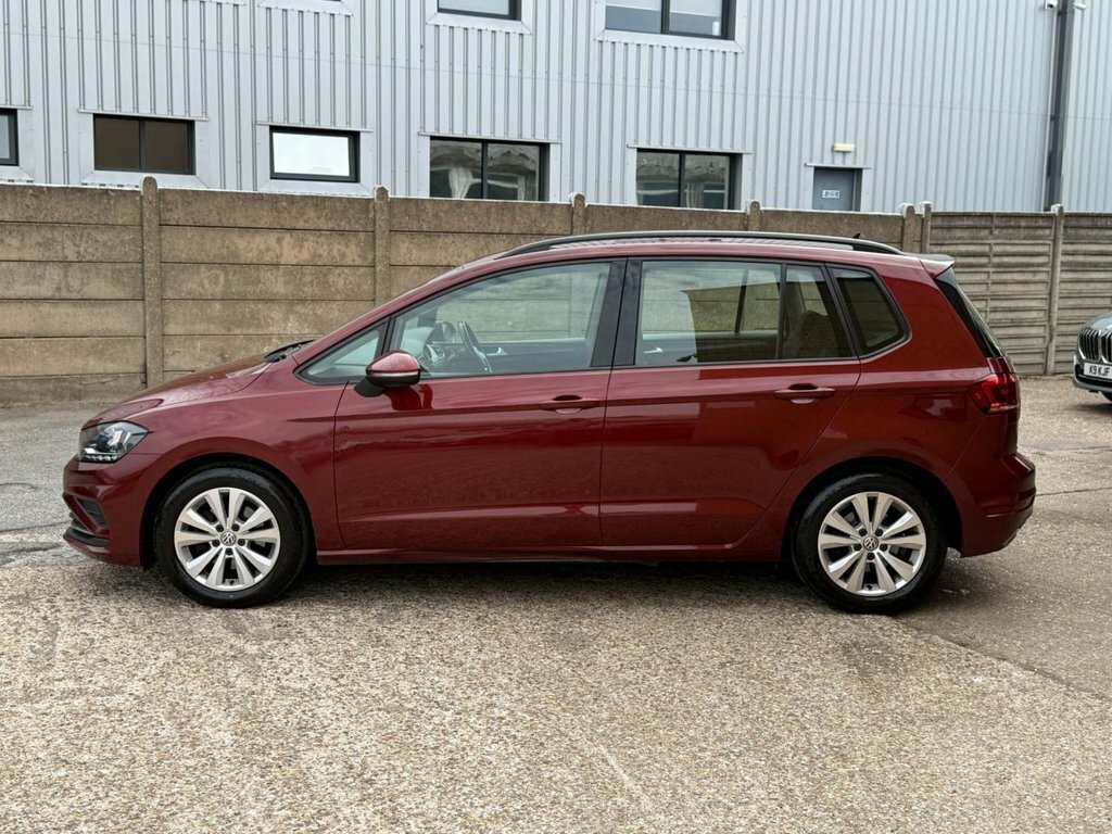 Volkswagen Golf SV 1.5L Se YB18BCV Red #6