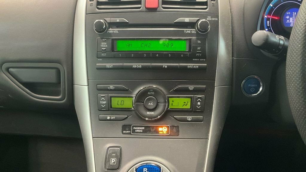 Toyota Auris 1.8L T Spirit Blue #4
